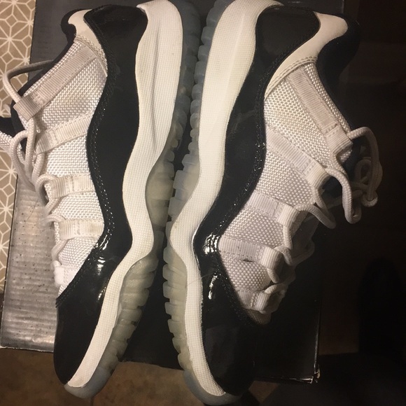 SOLD!!!! Jordan low 11s - Picture 4 of 5